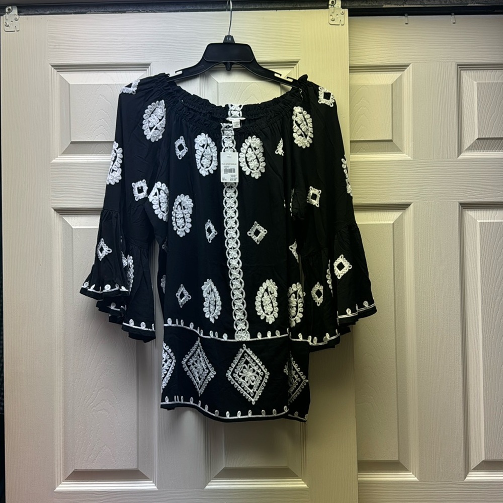 COPY - NWT black and white dressy blouse